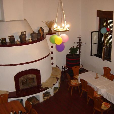Nitt Pince Es Panzio Bed & Breakfast Kisharsany Exterior photo