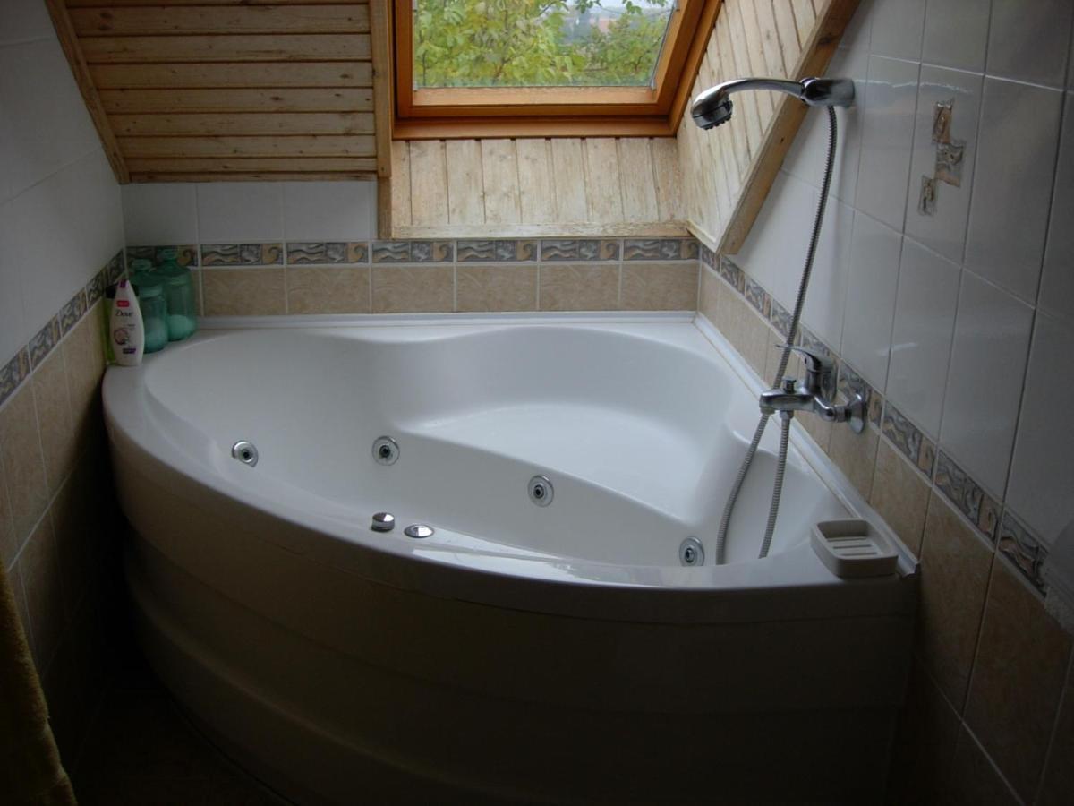 Nitt Pince Es Panzio Bed & Breakfast Kisharsany Exterior photo